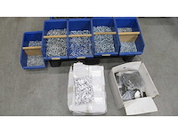 Pallet met diverse materiaal - afbeelding 4 van  7
