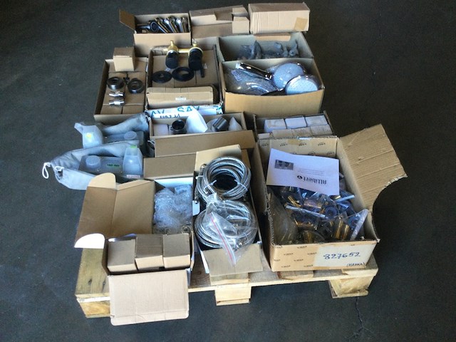 Pallet met diverse sanitair artikelen - afbeelding 1 van  9