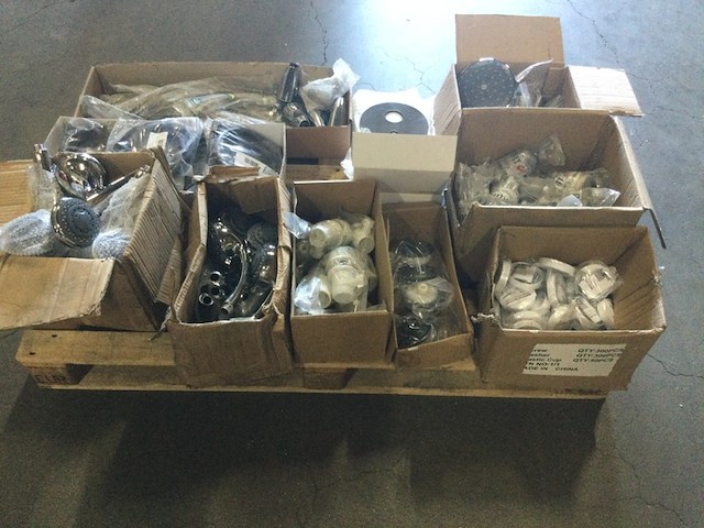 Pallet met diverse sanitair artikelen - afbeelding 1 van  9