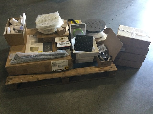 Pallet met diverse sanitair artikelen - afbeelding 1 van  9