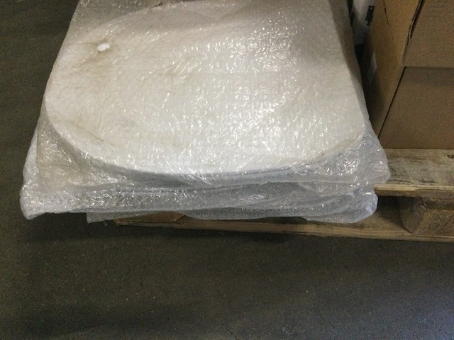Pallet met diverse sanitair artikelen - afbeelding 2 van  8