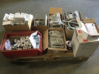 Pallet met diverse sanitair lampen - afbeelding 1 van  8
