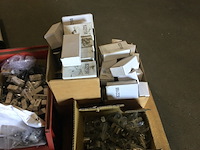 Pallet met diverse sanitair lampen - afbeelding 5 van  8