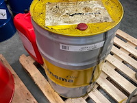 Pallet met diverse smeermiddelen - afbeelding 2 van  10