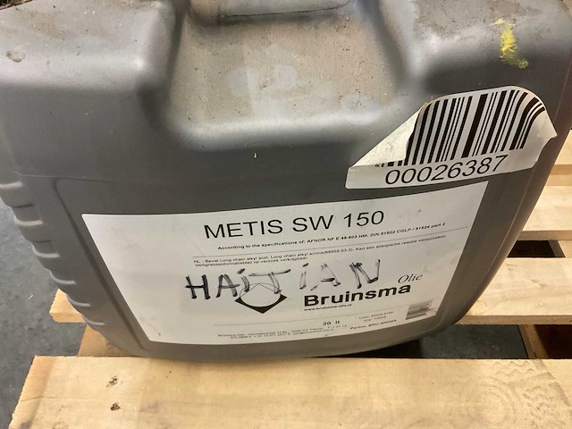 Pallet met diverse smeermiddelen - afbeelding 8 van  10