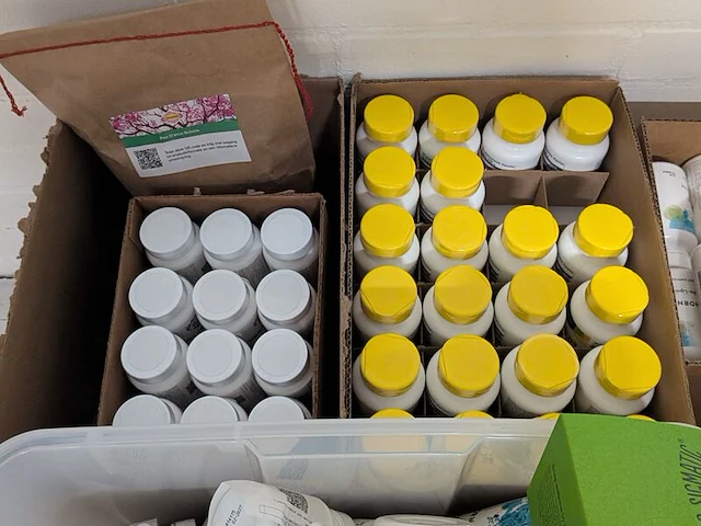 Pallet met diverse supplementen, o.a. thorne, nutricost, purason - afbeelding 7 van  12