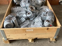 Pallet met elektromotoren - afbeelding 8 van  15