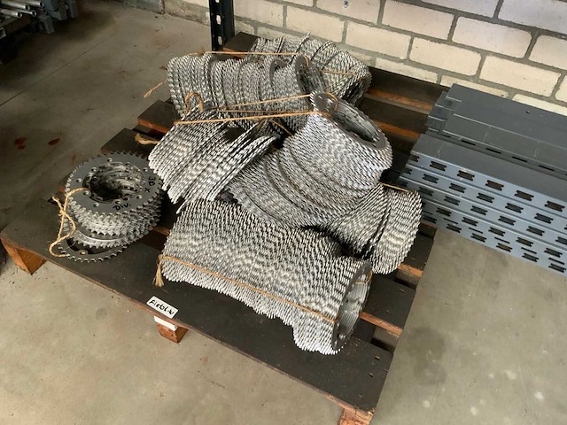 Pallet met fietstandwielen (2x) - afbeelding 3 van  3