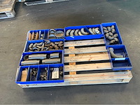 Pallet met fittersmateriaal (4x) - afbeelding 4 van  12