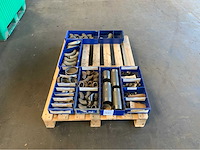 Pallet met fittersmateriaal (4x) - afbeelding 1 van  12