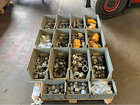 Pallet met fittersmateriaal (4x) - afbeelding 6 van  12