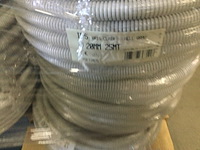 Pallet met flexibele elektriciteits slangen ips, grijs - afbeelding 5 van  5