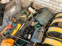 Pallet met gereedschap en machines - afbeelding 3 van  3