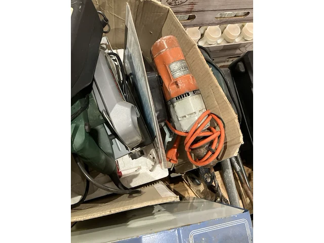 Pallet met gereedschap - afbeelding 2 van  16