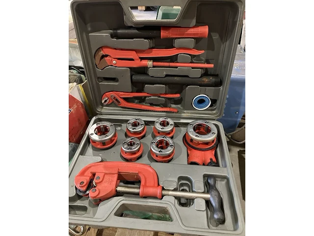 Pallet met gereedschap - afbeelding 13 van  16