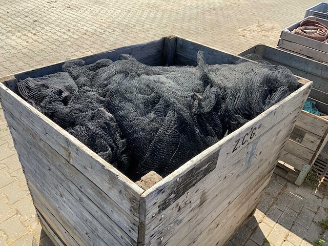 Pallet met gewas beschermingsnetten - afbeelding 4 van  6