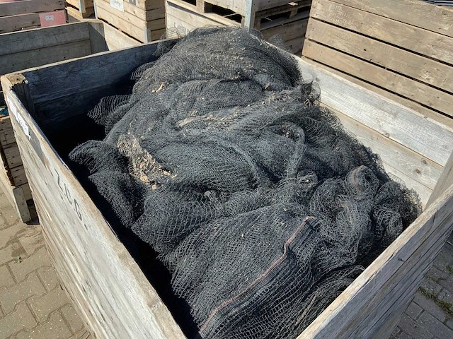 Pallet met gewas beschermingsnetten - afbeelding 2 van  5