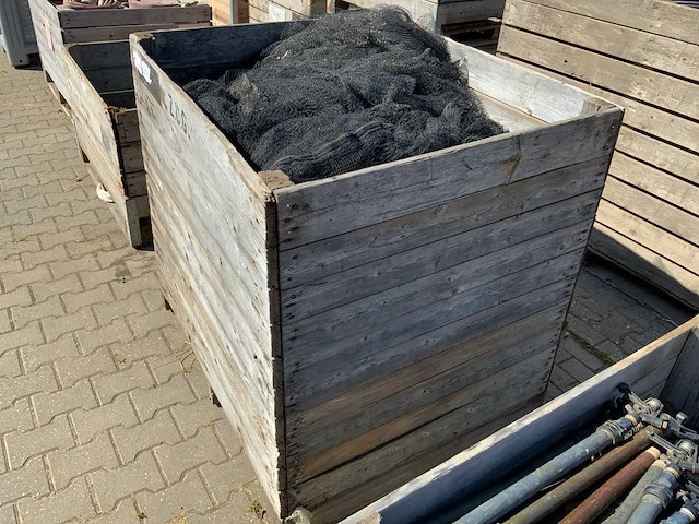 Pallet met gewas beschermingsnetten - afbeelding 3 van  5