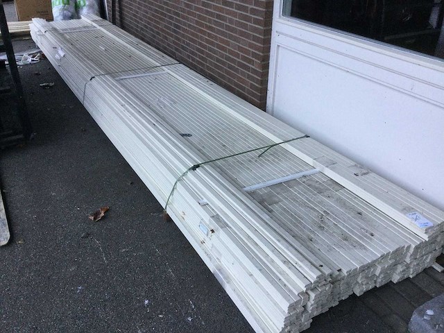 Pallet met glaslatten - afbeelding 1 van  4