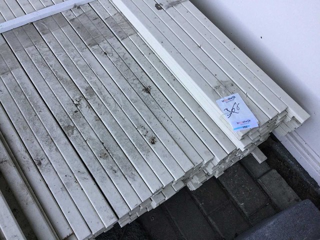 Pallet met glaslatten - afbeelding 3 van  4