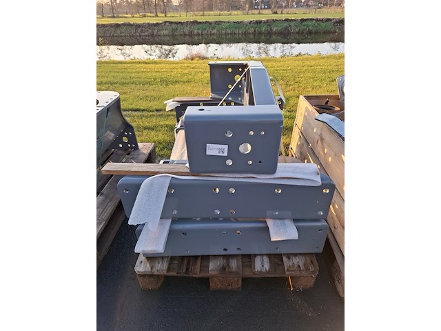 Pallet met halffabricaat bemester - afbeelding 1 van  4