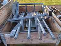 Pallet met halffabricaat t.b.v. viktor waterpomp - afbeelding 1 van  5