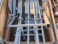 Pallet met halffabricaat t.b.v. viktor waterpomp - afbeelding 2 van  5