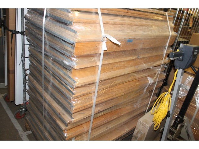 Pallet met houten legborden - afbeelding 3 van  7