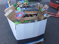 Pallet met huishoudelijke- en tuinartikelen ed - afbeelding 4 van  5