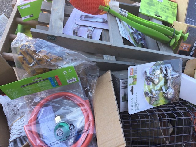 Pallet met huishoudelijke- en tuinartikelen ed - afbeelding 5 van  5