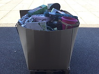 Pallet met huishoudelijke- en tuinartikelen ed - afbeelding 1 van  5