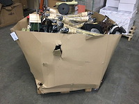 Pallet met huishoudelijke- en tuinartikelen. - afbeelding 3 van  3