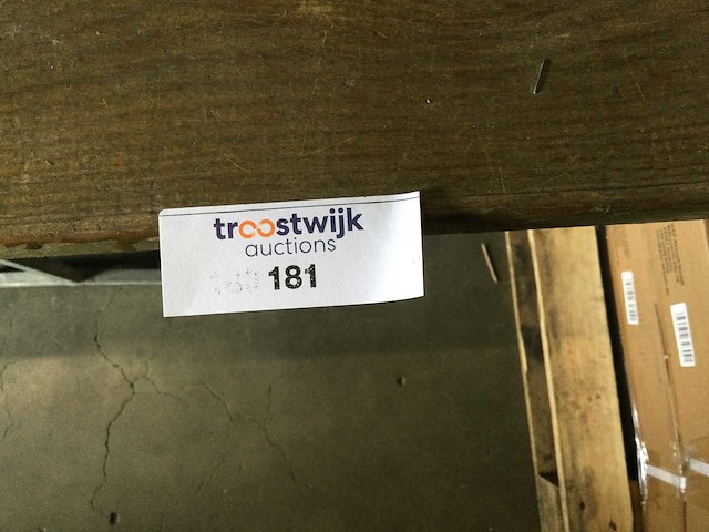 Pallet met huishoudelijke- en tuingoederen - afbeelding 4 van  4