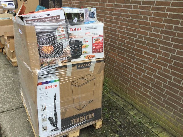 Pallet met huishoudelijke artikelen - afbeelding 1 van  1