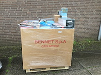 Pallet met huishoudelijke artikelen - afbeelding 1 van  3
