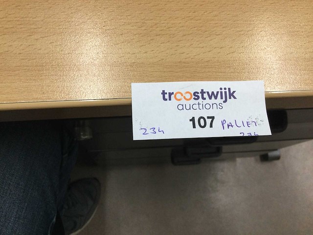 Pallet met huishoudelijke artikelen - afbeelding 4 van  4