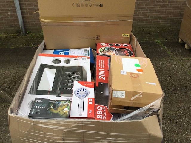 Pallet met huishoudelijke artikelen - afbeelding 1 van  4