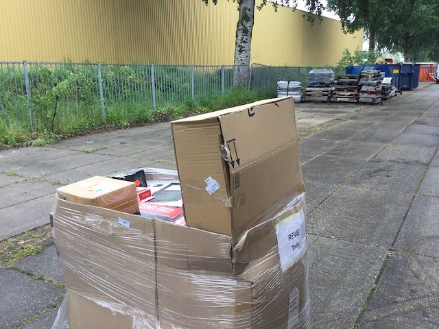 Pallet met huishoudelijke artikelen - afbeelding 3 van  4