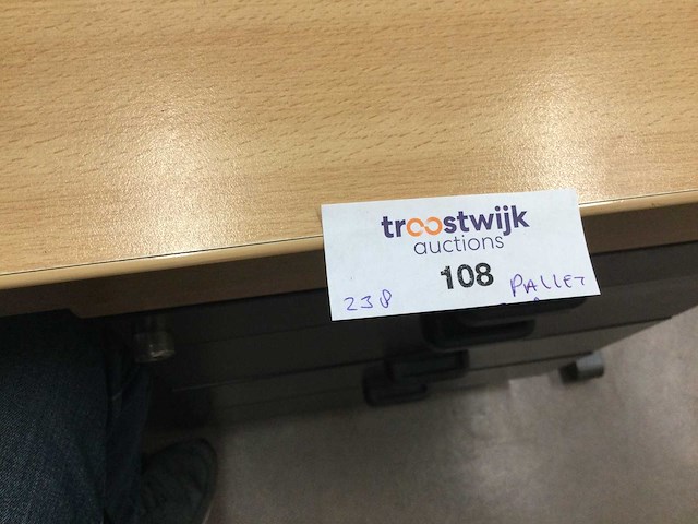 Pallet met huishoudelijke artikelen - afbeelding 4 van  4