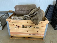 Pallet met (juten) fruitnetten - afbeelding 2 van  7