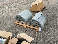 Pallet met kabeldragers voor bouwmaterialen - afbeelding 2 van  2