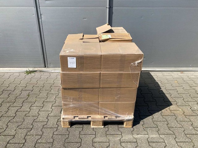 Pallet met labels - afbeelding 2 van  4