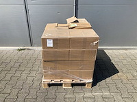 Pallet met labels - afbeelding 2 van  4