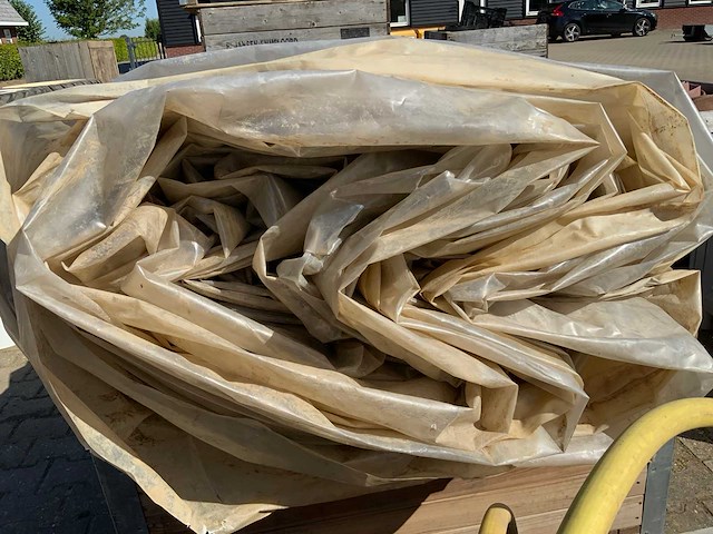 Pallet met landbouwzeil - afbeelding 4 van  5
