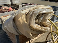 Pallet met landbouwzeil - afbeelding 3 van  5