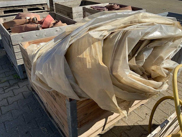 Pallet met landbouwzeil - afbeelding 5 van  5