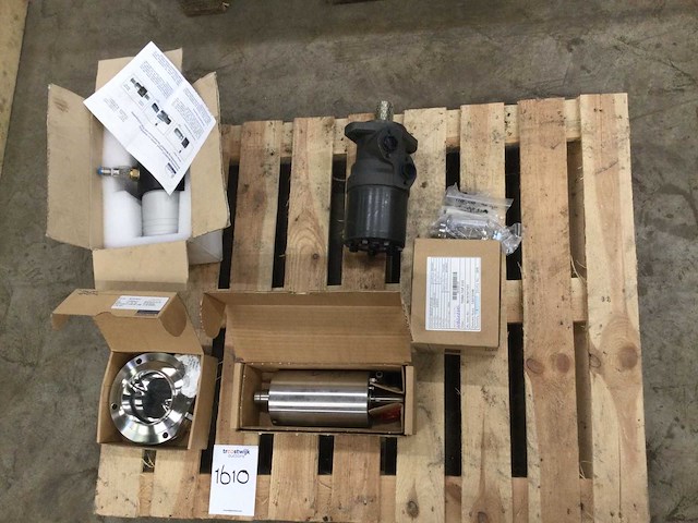 Pallet met laval actuator, alfa rvs vlinderklep, madero venturi, orbit motor - afbeelding 1 van  6