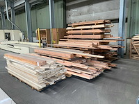 Pallet met lengtes hout (4x) - afbeelding 1 van  3