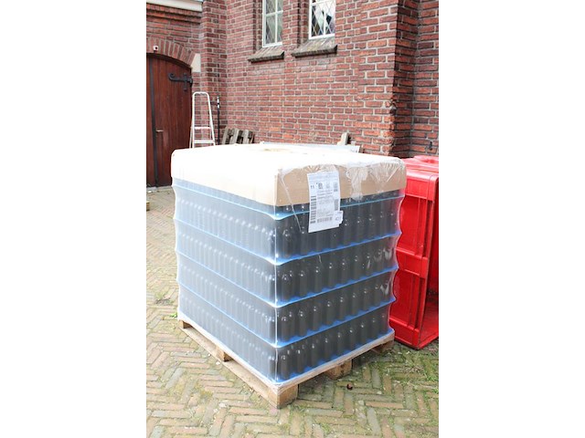 Pallet met longneck bierflessen 330 , totaal 1805 flesjes. - afbeelding 2 van  3