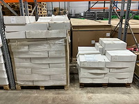 Pallet met lpde zakken (2x) - afbeelding 1 van  4